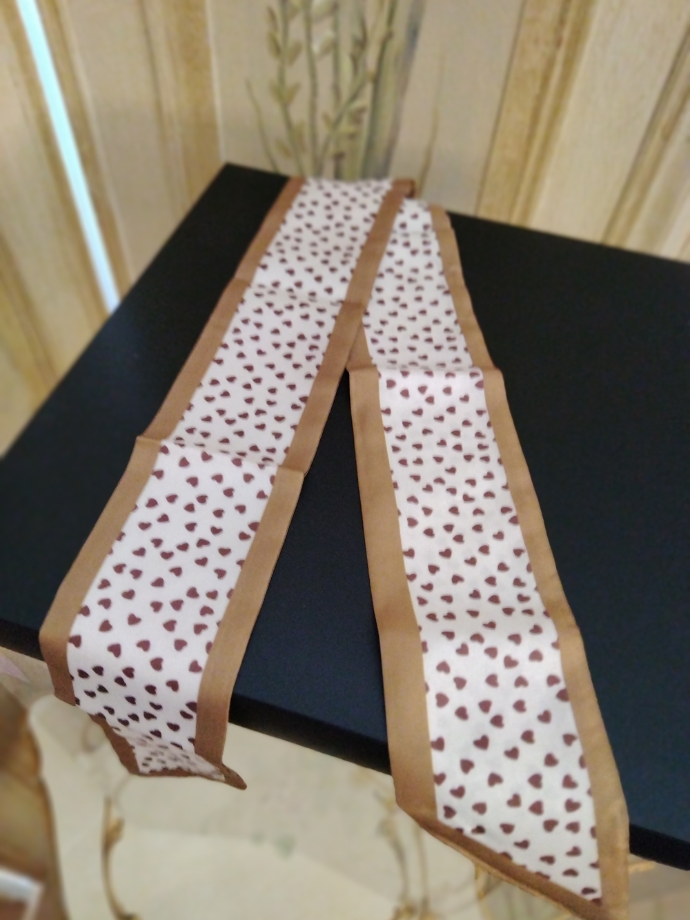Silk-Look Heart Skinny Scarf in Brown and White 🤍